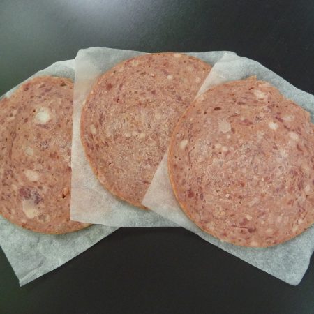 BAKING PAPER SEPARATORS OF SALAMI MEAT